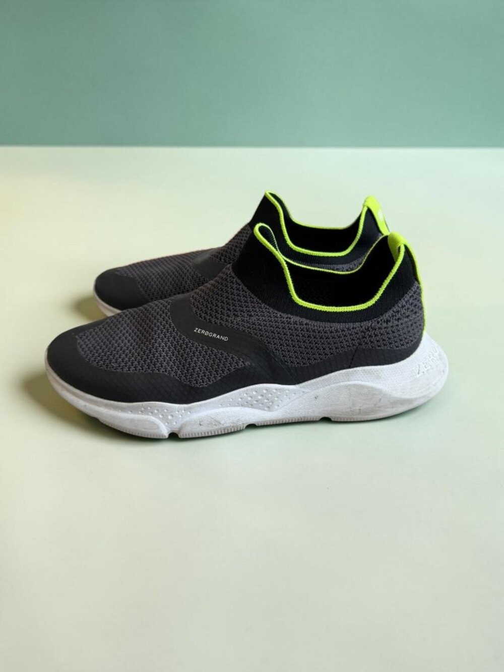 COLE HAAN Women’s Zerogrand Black Slip On Sneakers Size 9